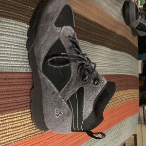 Nike ACG Men's Black and Gray Athletic Shoes